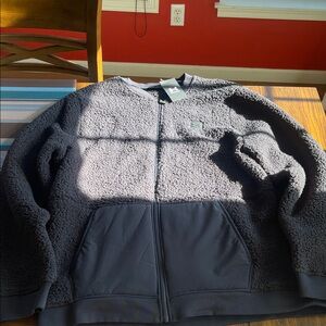 Under Armour Black Fleece Hoodie - Keeps Very Warm